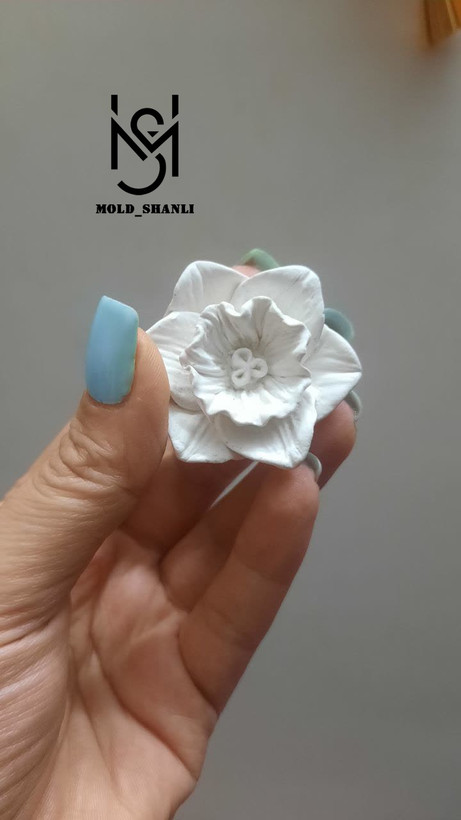 قالب سیلیکونی گل نرگس برای شمع سازی و رزین