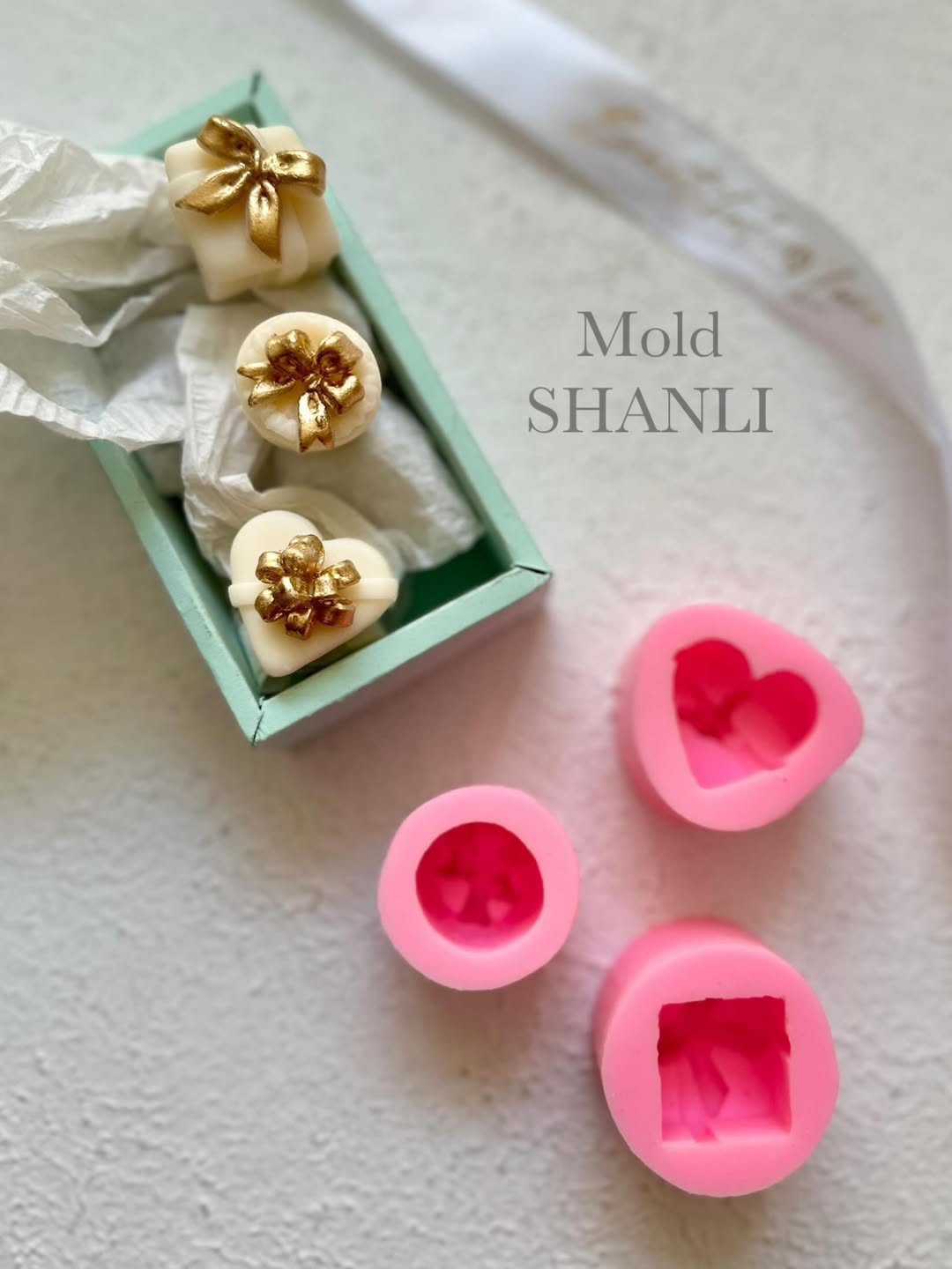 قالب سیلیکونی جعبه کادو مربع، گرد و قلبی برای شمع سازی و رزین