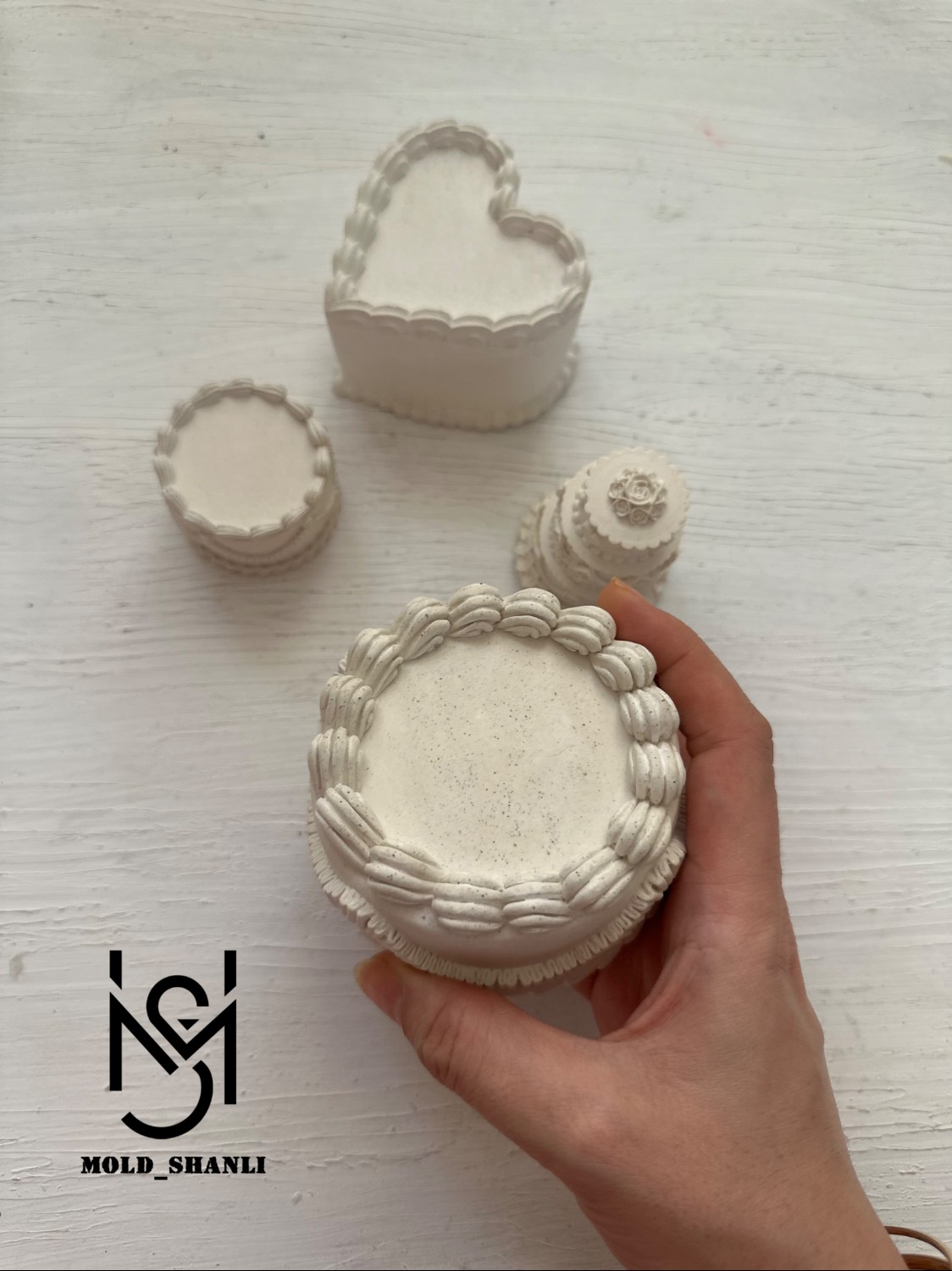 قالب سیلیکونی کیک گرد ۸ سانت برای شمع سازی و رزین